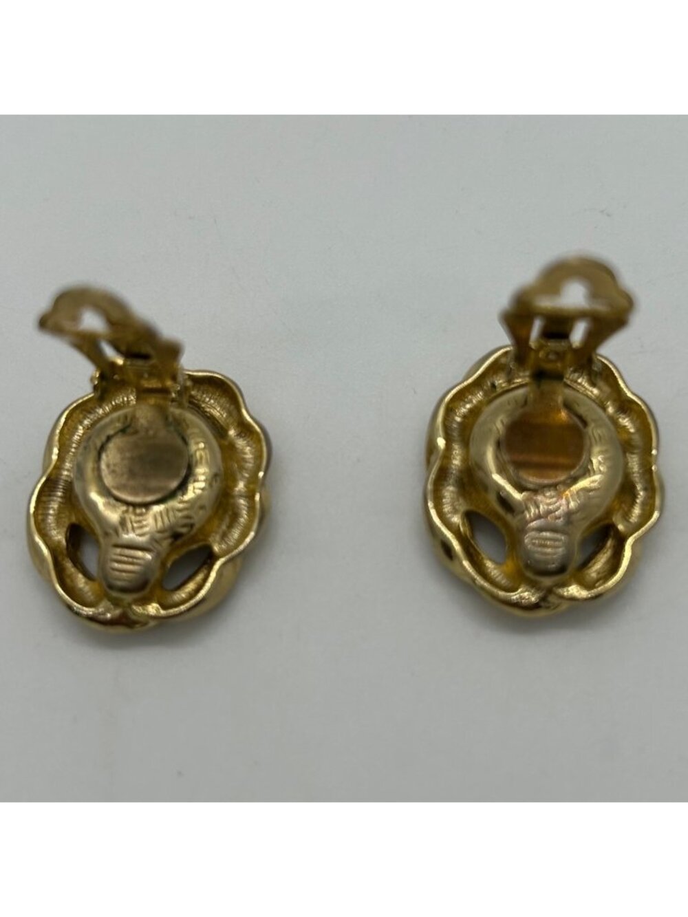 Vintage Gold-Tone Interchangeable Clip-On Earrings 10 Interchangeable Cabochons - Picture 10 of 13